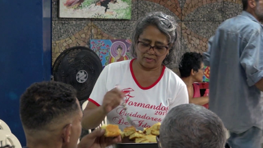Trabalho voluntário gera efeitos positivos na mente e no corpo
