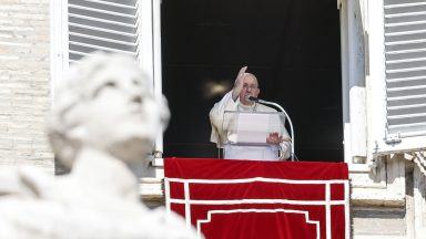 Papa no Angelus: fé e vida cotidiana estão crucialmente ligadas