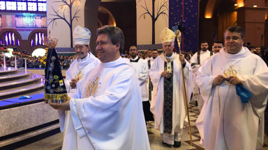 Fiéis celebram a Padroeira do Brasil no Santuário Nacional de Aparecida