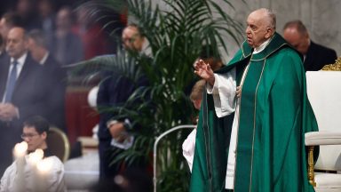 Enfrentar o escândalo da pobreza com amor, caridade e partilha, diz Papa