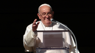 Papa: cada um pode ser uma lâmpada que ajuda outros a encontrar Jesus