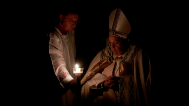 Papa: que a ressurreição role as pedras que oprimem a alma