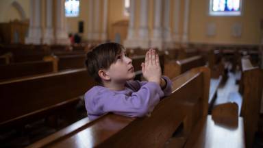 Veja 10 dicas de como participar de missas longas com as crianças