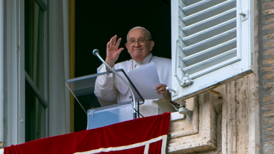 “Para Deus, a glória é amar até dar a vida”, afirma Papa