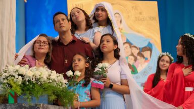 Imaculado Coração de Maria: Refúgio das famílias