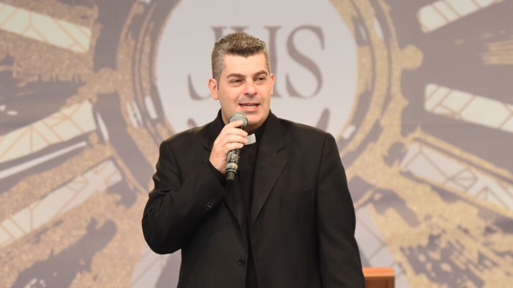 Seras-inteiramente-do-Senhor-teu-Deus-1024x576.jpg