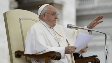 Papa: “a fé liberta-nos do horror de ter de admitir que tudo termina aqui”