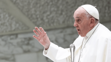 Fofoca é o oposto do anúncio do Evangelho, lembra Papa a religiosas