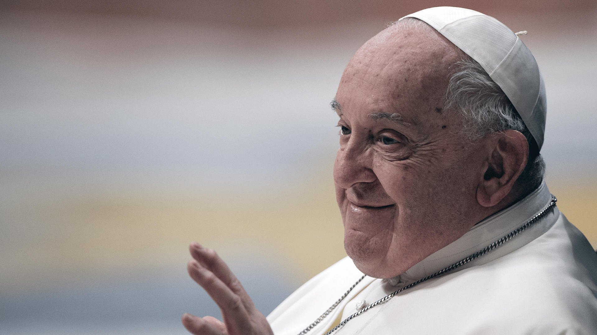 Encher as ruas do mundo com canto de paz e esperança exorta Papa