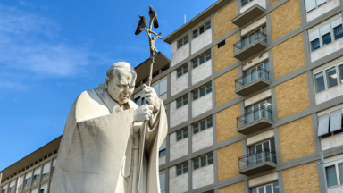 Quadro clínico do Papa segue em melhora, informa novo boletim