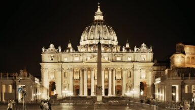 Cardeais se unem para rezar o terço pela saúde do Papa Francisco
