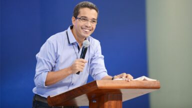 E esta é a vontade de Deus: que sejais santos!