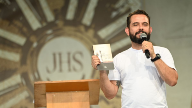 Se, portanto, ressuscitastes com Cristo, buscai as coisas lá do alto