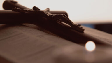 Deus escolhe, elege e envia