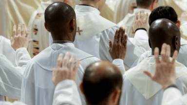 Papa aos padres: renovem o