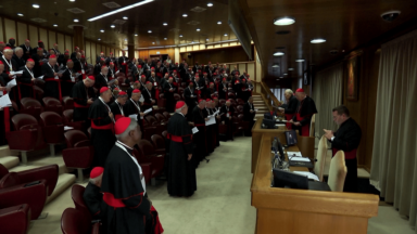 Todos cardeais eleitores votam no Conclave, declara Congregação Geral