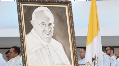 Cardeal Costa recorda Francisco: quem guarda a memória, guarda a vida