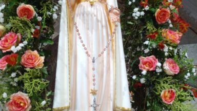 Reze o santo terço no mês de maio