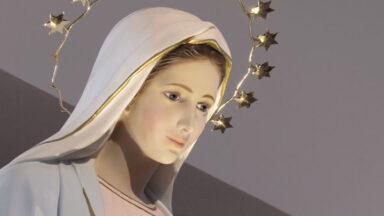 Nossa Senhora Rainha, mediadora da paz