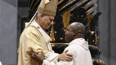 Leão XIV: um padre santo faz florescer, à sua volta, a santidade
