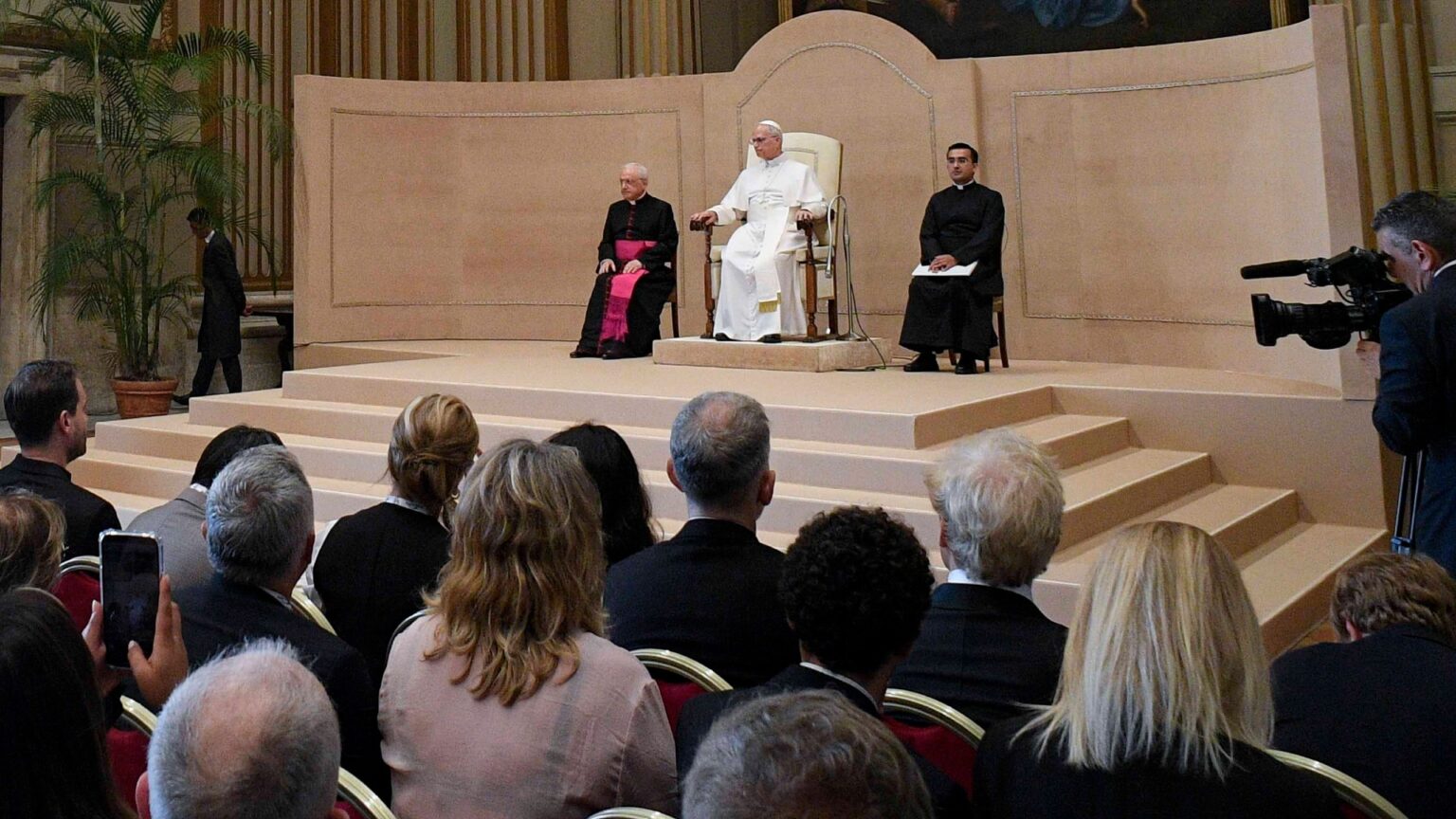 papa-jubileu-dos-governantes-IMAGOCatholicpressphoto-via-Reuters-Connect-1536x864.jpg