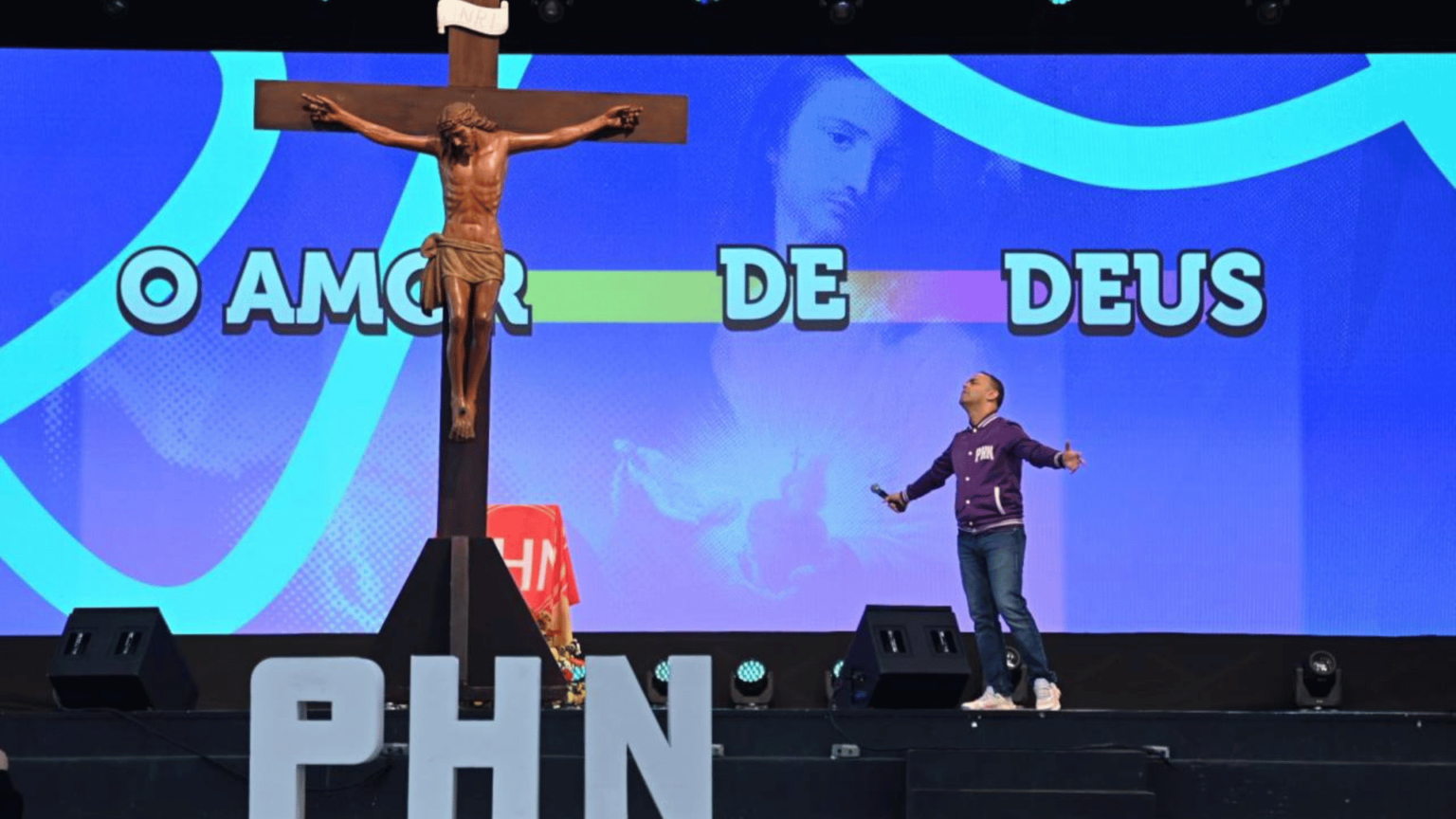 jesus-te-quer-longe-do-pecado-buscando-santidade-diz-pitter-aos-jovens-1536x864.png
