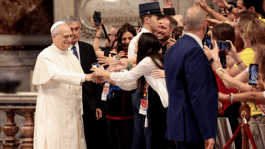 Papa a influencers: colocar Cristo no centro para vencer lógica do mundo