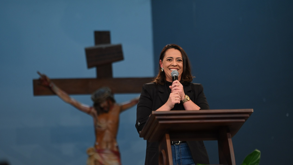 Marcela-Martins-I-A-Virgem-Maria-combate-em-nosso-favor-1024x576.png