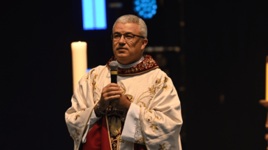 O mundo precisa de santos