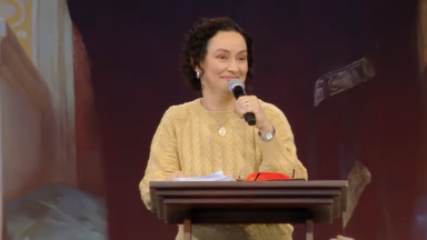 Ave, cheia de graça o Senhor é contigo