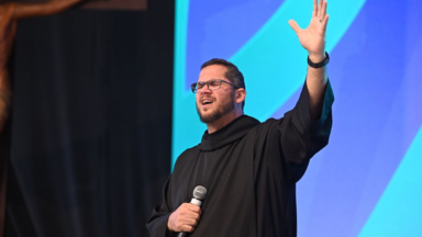 Precisamos viver e colocar em prática a Palavra de Deus