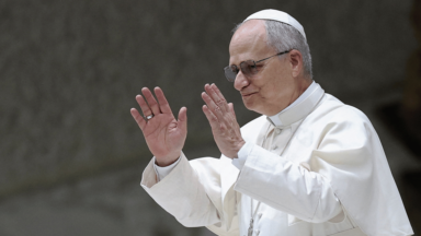 Mesmo na provação, o amor de Deus nos sustenta, afirma Papa
