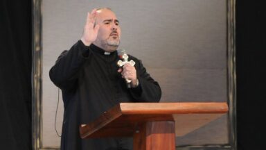 A cruz é a força de Deus para a nossa libertação