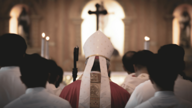 Papa: o bispo é um servo chamado a servir a fé do povo