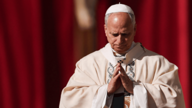 Igreja ganha novos santos: rezar é tão essencial quanto respirar, diz Papa