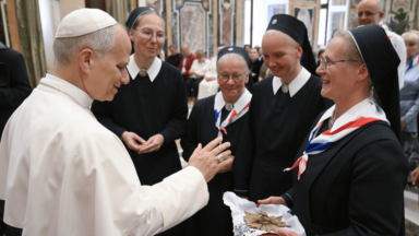 Com o amor cristão, aquecer a frieza dos corações, exorta Papa