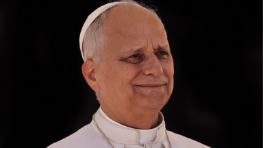 Papa: promover o diálogo em meio ao barulho da violência e da guerra