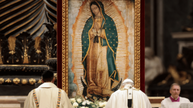 Que o ódio não marque a história da humanidade, pede Papa a Maria