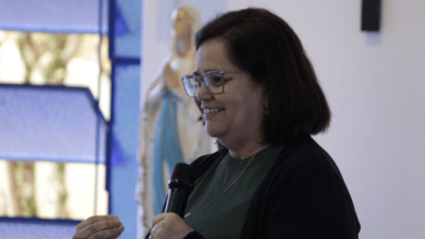 Acolha a Virgem Maria, modelo de fidelidade