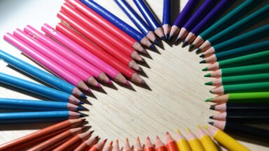 Educar é semear o amor, cultivando a paciência e conquistando o coração