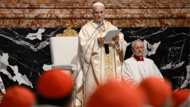 Papa aos cardeais: discernimento conjunto pelo bem do Povo de Deus