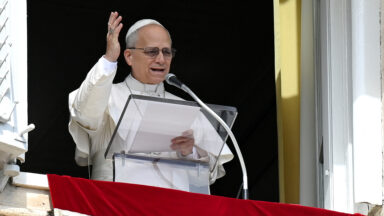 Papa: libertar o coração do egoísmo, materialismo e violência