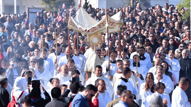 Venha-viver-o-Acampamento-Corpus-Christi-na-Cancao-Nova-1-768x432.png