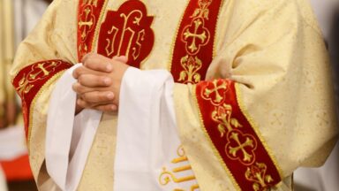 O padre secular e os conselhos evangélicos