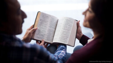 O papel dos pais na formação espiritual de seus filhos
