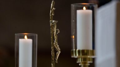 Veneração ou idolatria? Entenda a devoção católica 
