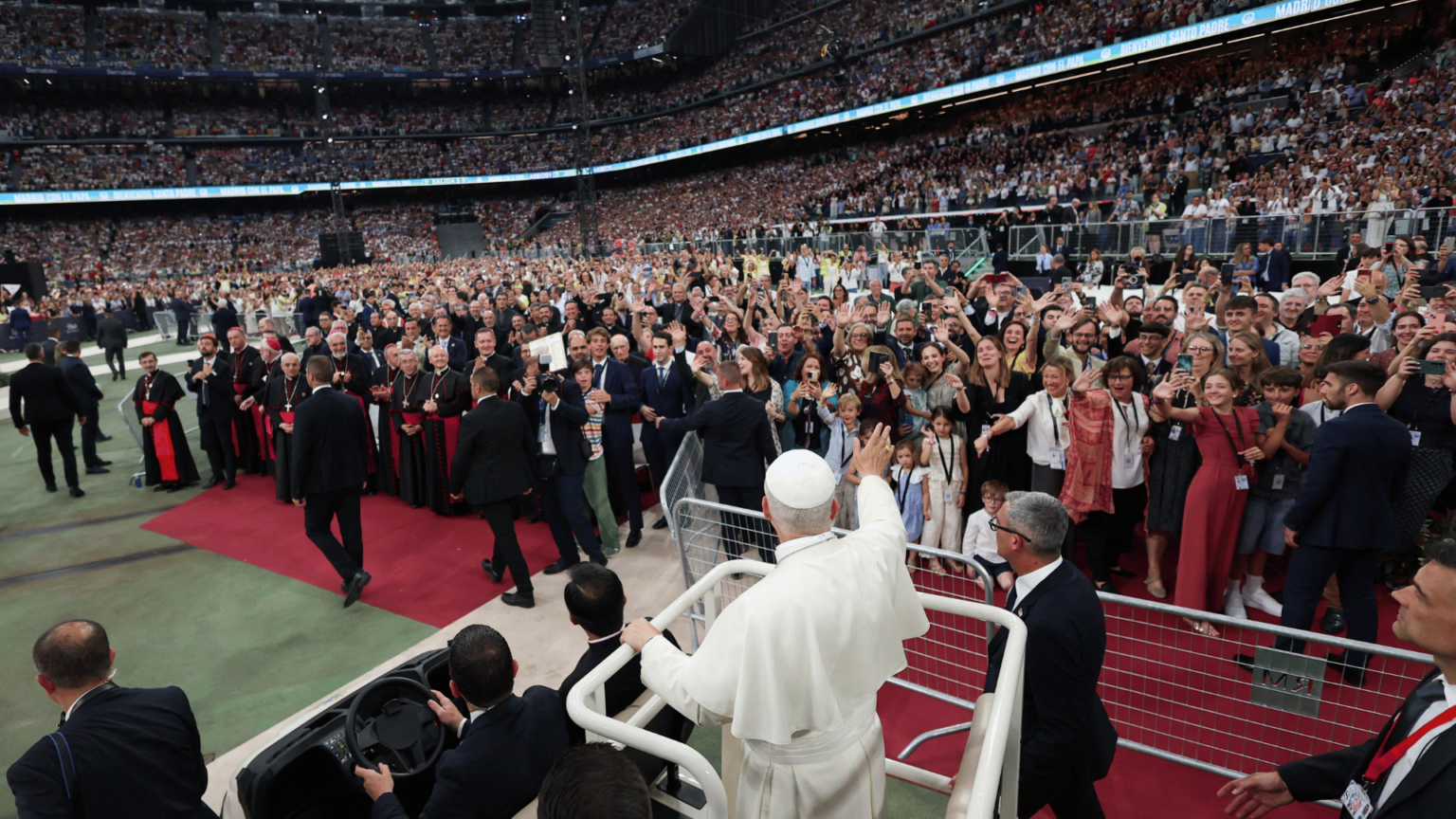 papa-comunidade-diocesana-madri-REUTERSYara-Nardi-1536x864.png