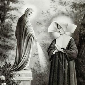 Imagem de Santa Catarina Labouré, em sua frente Nossa Senhora das Graças