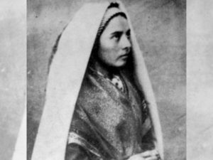 Santa maria bernadete intima da virgem maria e imitadora de suas virtudes