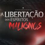 A imagem mostra a arte gráfica do evento "Aprofundamento: A Libertação dos Espíritos Malignos". O título aparece em destaque com letras grandes e claras, onde "A Libertação dos Espíritos" está em branco e "Malignos" em um vermelho intenso, com um estilo de pincelada, que transmite uma sensação de urgência e seriedade. Ao fundo, há uma figura humana parcialmente visível, com um semblante sério e introspectivo, simbolizando reflexão ou confronto espiritual. À direita, está a imagem de Cristo crucificado, representando a presença da fé e do poder de Jesus Cristo contra o mal. A imagem tem uma atmosfera sombria e mística, com iluminação suave e foco nos elementos centrais, transmitindo o tema de batalha espiritual.